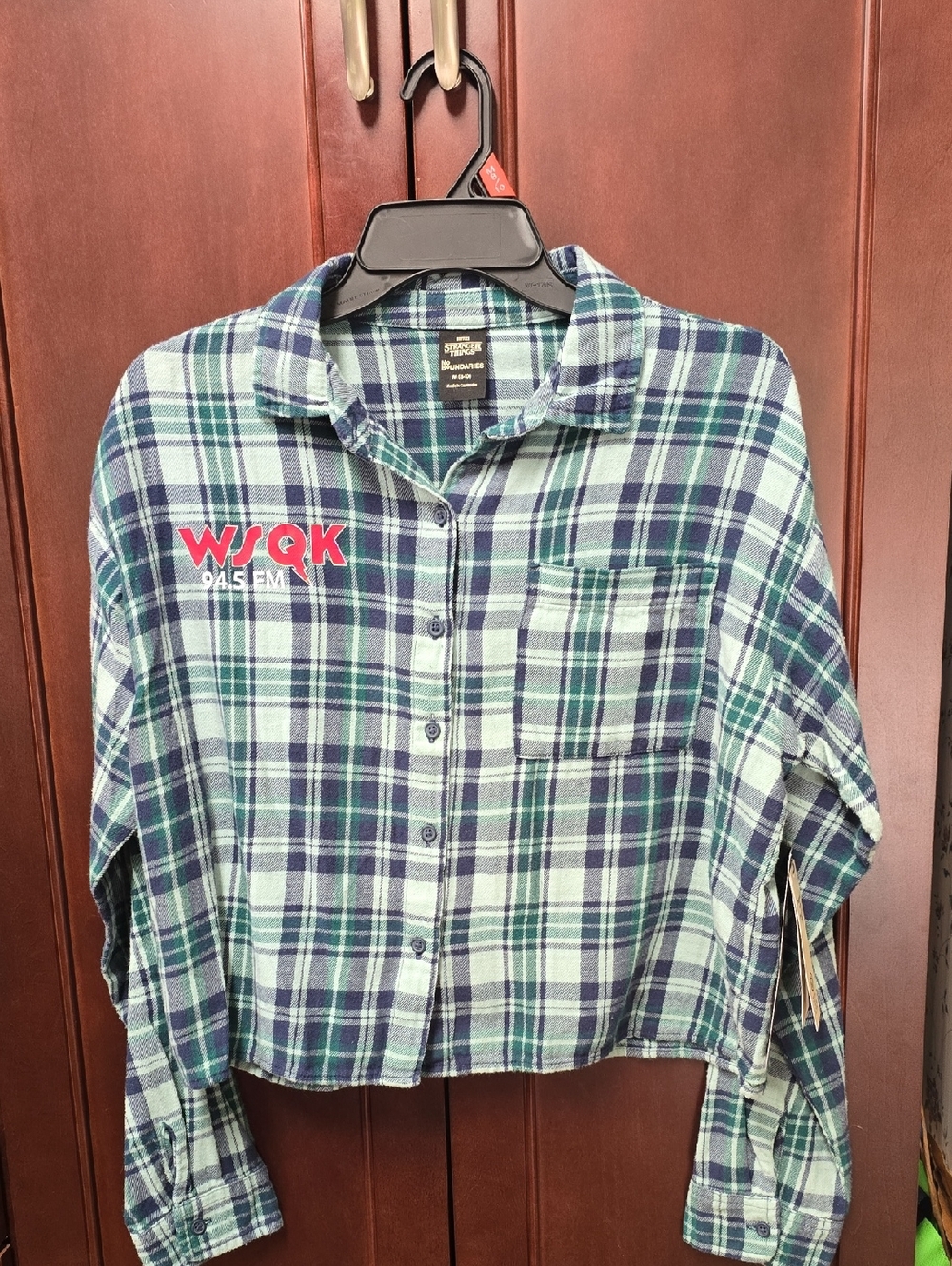 NWT. Sranger Things Cropped Plaid Shirt - Navy & Mint. Size M 8/10